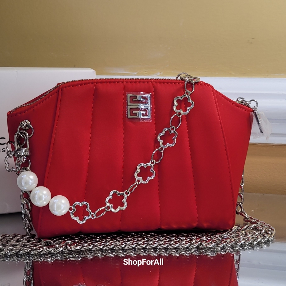 Givenchy - Picture 5 of 16